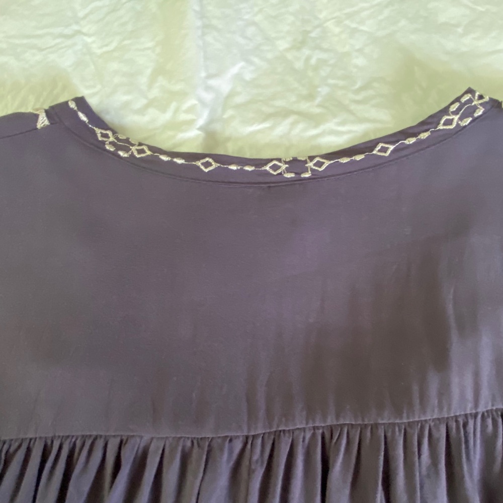 Beautiful Blouse - Picture 3 of 12
